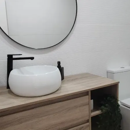 Apartment Apartamento T3 Com Logradouro No Centro De Almada