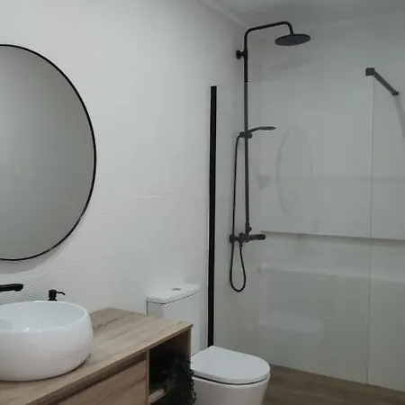 Apartment Apartamento T3 Com Logradouro No Centro De Almada