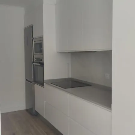 Apartamento T3 Com Logradouro No Centro De Apartment Almada