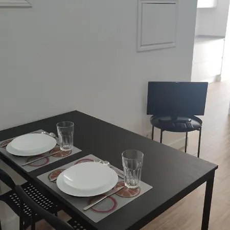 Apartamento T3 Com Logradouro No Centro De Apartment Almada