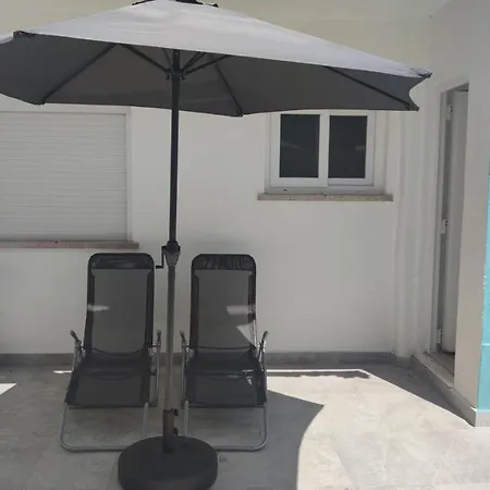Apartamento T3 Com Logradouro No Centro De