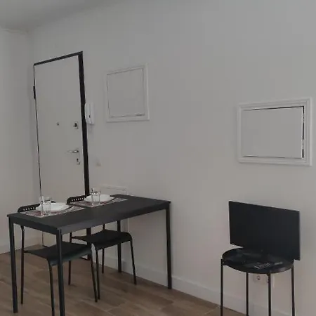 Apartamento T3 Com Logradouro No Centro De Apartment Almada